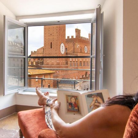 Palazzo Chigi Zondadari Lägenhet Siena Exteriör bild
